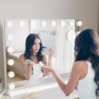Espejo de Maquillaje Estilo con Bombillas LED Regulables y 3 Modos de Iluminacíon